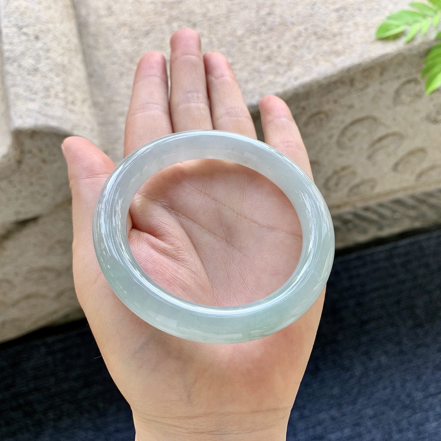 圆条54 55 圈口55.7/9.8/9.8 编码AD090642 糯冰晴底，水润，种老，细腻，无裂