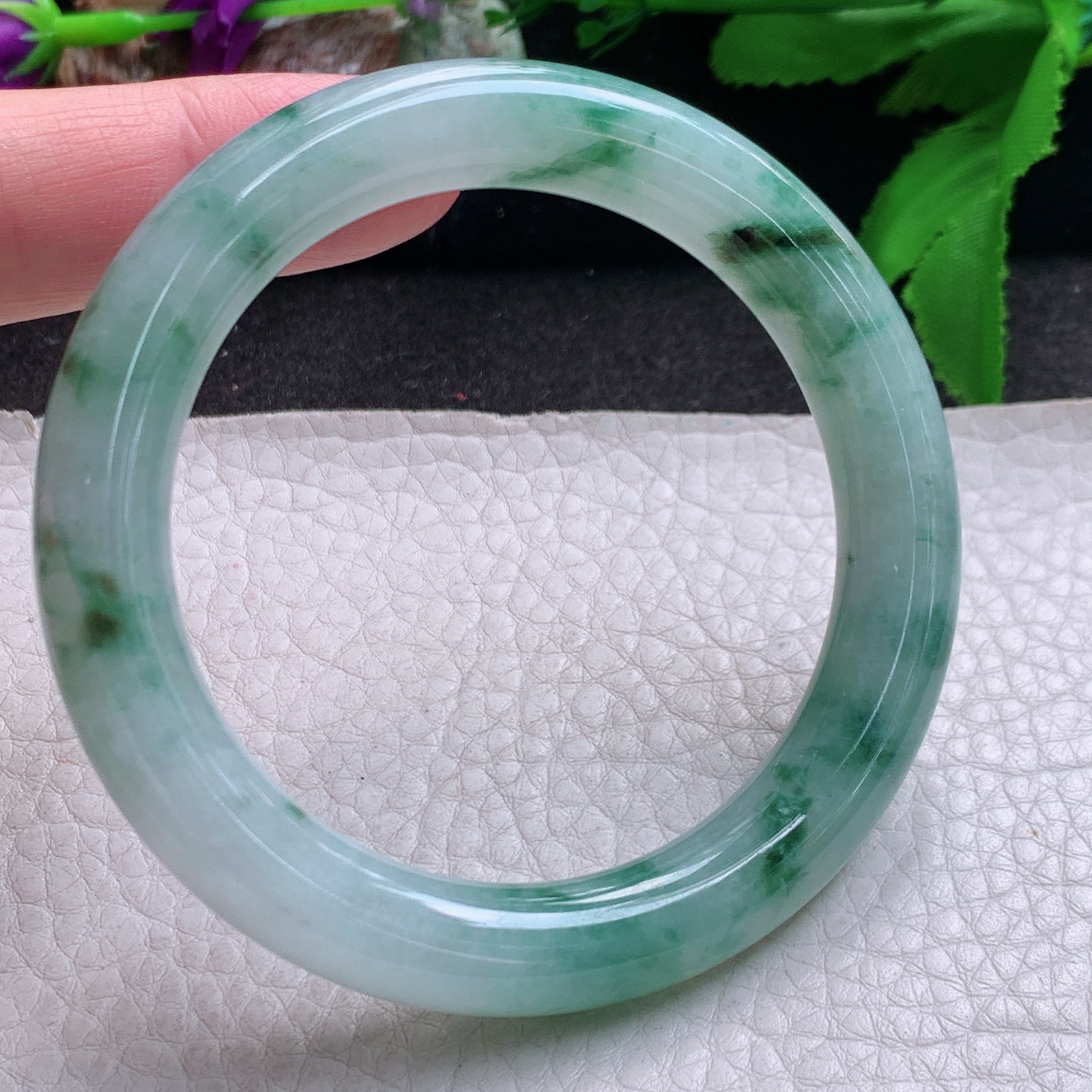 n自然光54.5*10美人镯 缅甸翡翠a货玉手镯飘花灵动水润圆条玉手环