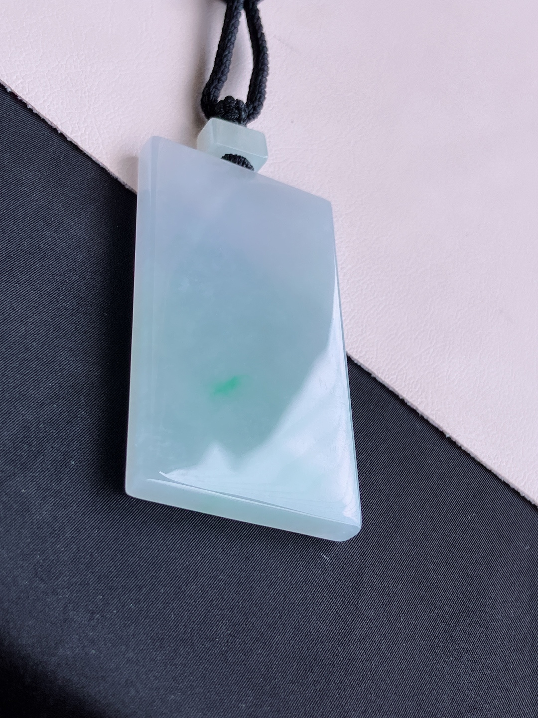 ️，冰种飘花平安牌，简约时尚，尺寸61.3/35/6/自然光实拍