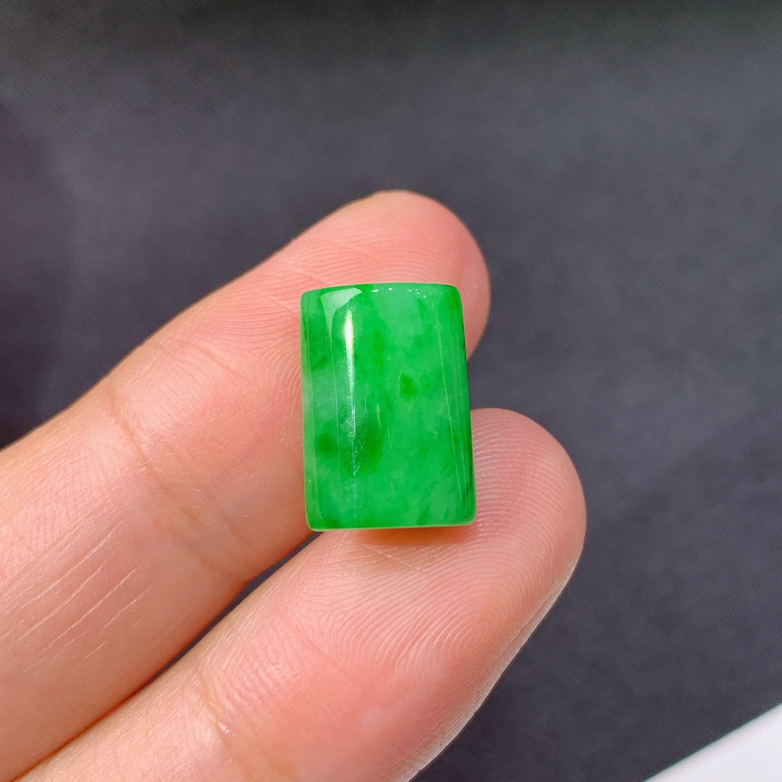 阳绿马鞍，镶嵌佳品，冰润细腻，种水足，Qc 尺寸12.8*9*5.8