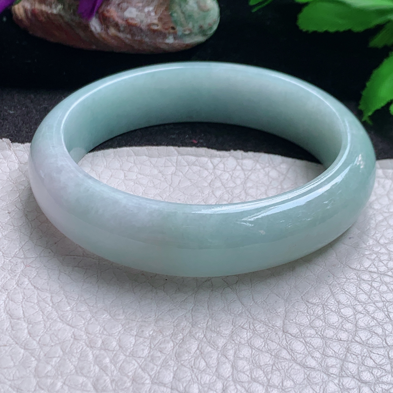 ll自然光57.5*15*8.5轮胎镯 缅甸翡翠a货玉手镯浅绿胶感宽边玉手环