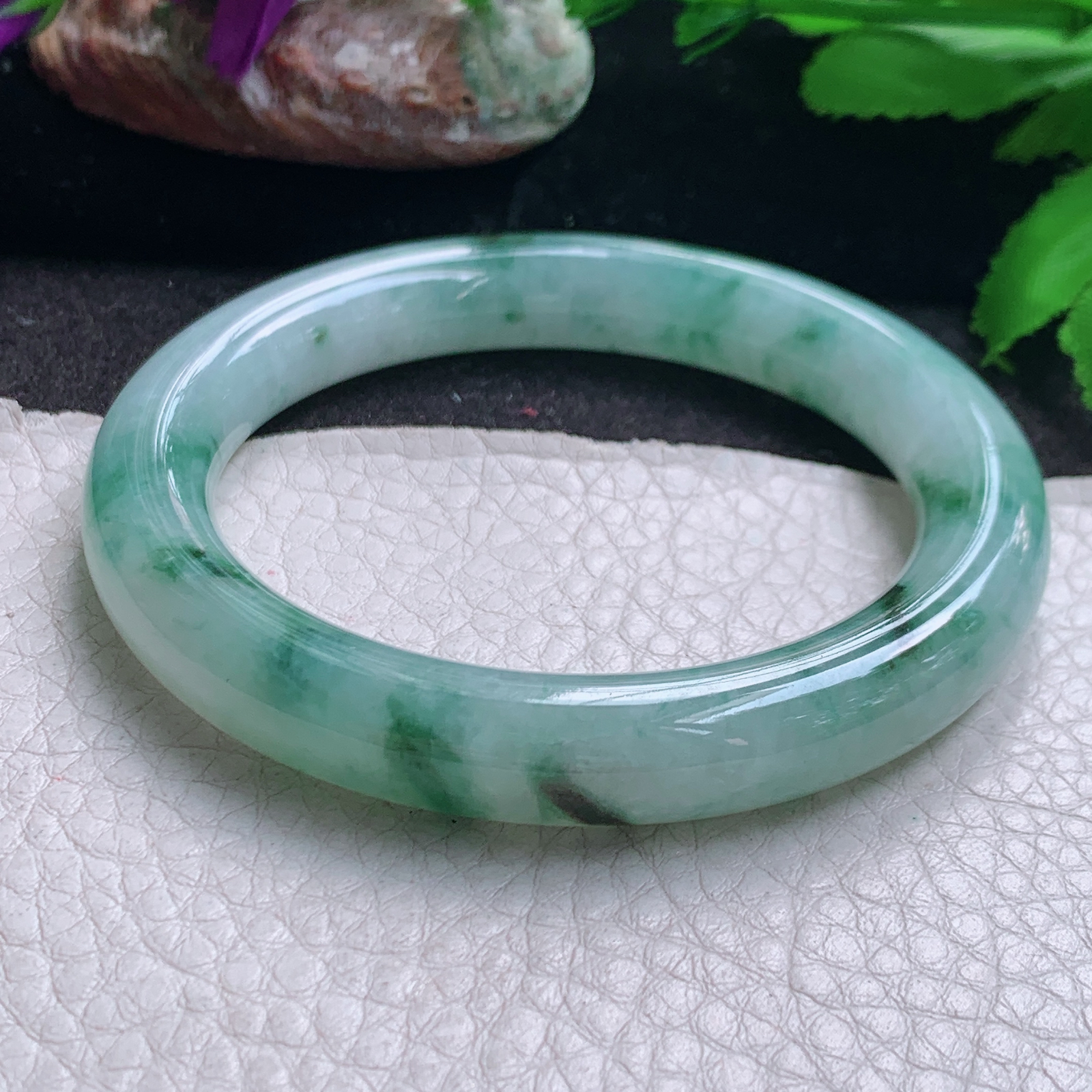 n自然光54.5*10美人镯 缅甸翡翠a货玉手镯飘花灵动水润圆条玉手环