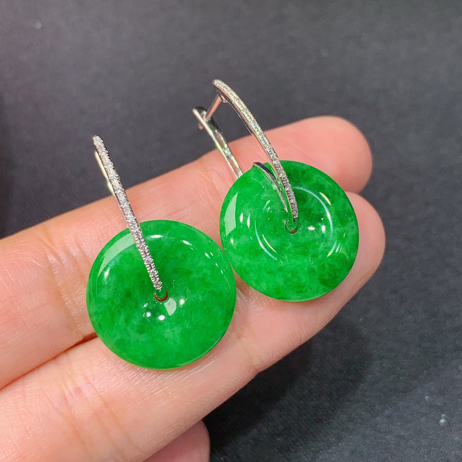 阳绿平安扣耳坠，18k金镶嵌，简约时尚，冰润细腻，种水足，M002 尺寸16.9*3.3