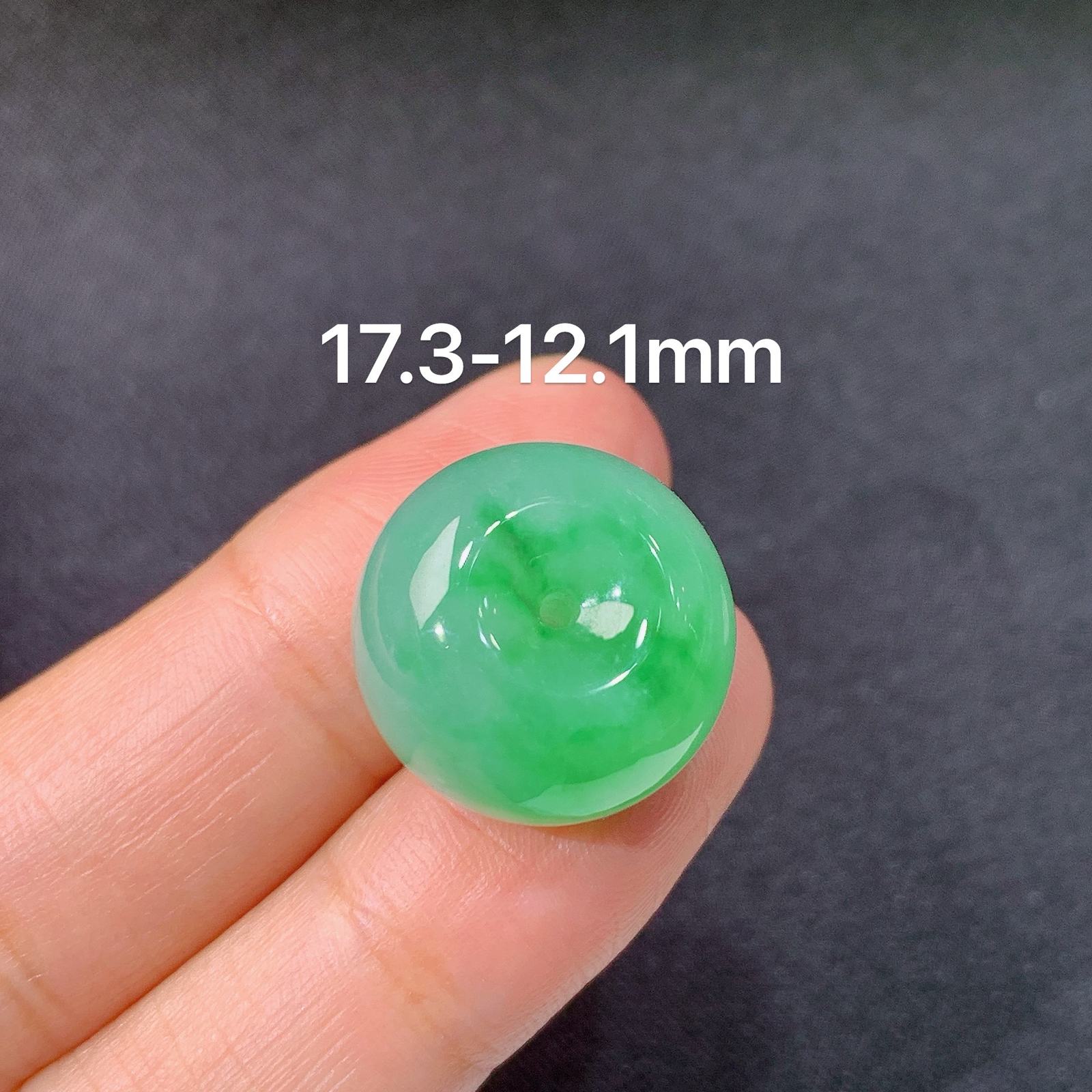 冰飘绿路路通，镶嵌佳品，冰润细腻，种水足，Qc 尺寸17.3*12.1