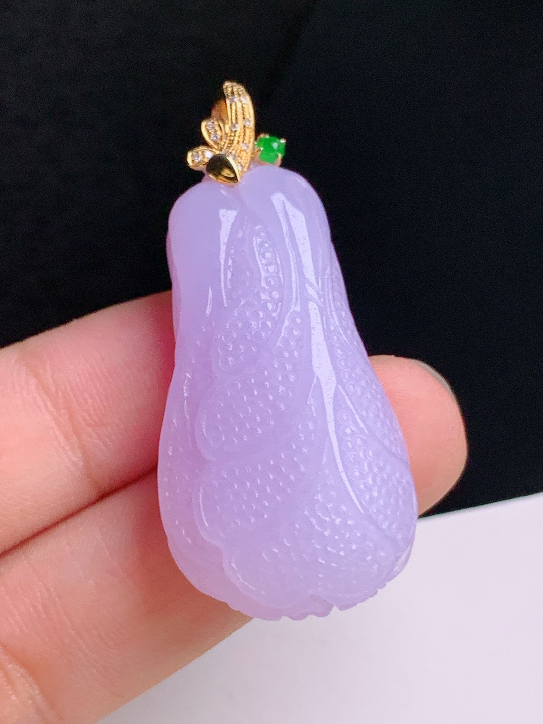 ️ 白菜吊坠，色浓饱满，雕工细腻，百财聚来 你，裸石37.3-19.9-10 整体45.9 29