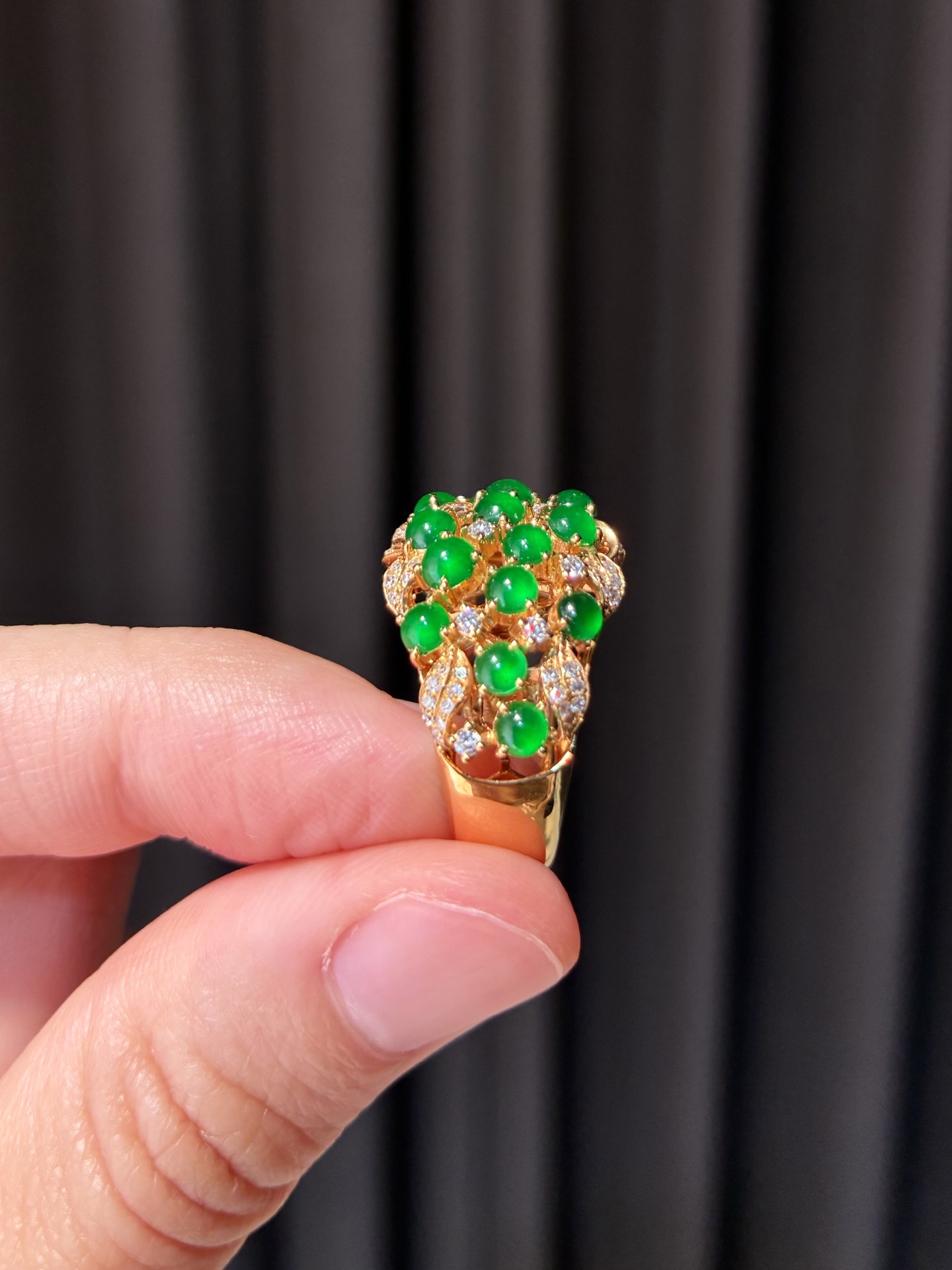 ️ 【18k金镶嵌冰绿戒指】 尺寸：13.0×23.7×5.5 裸石3.2×2.9 玉韵天成，静藏风雅