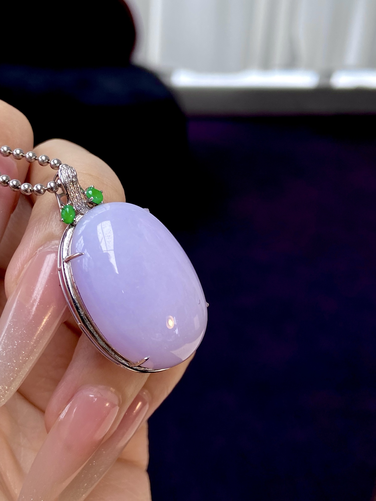 ️ 冰种紫色蛋面吊坠，韵味这东西 紫色最懂了，饱满傲人的形体，戴上它，大气端庄：38-23.1-1