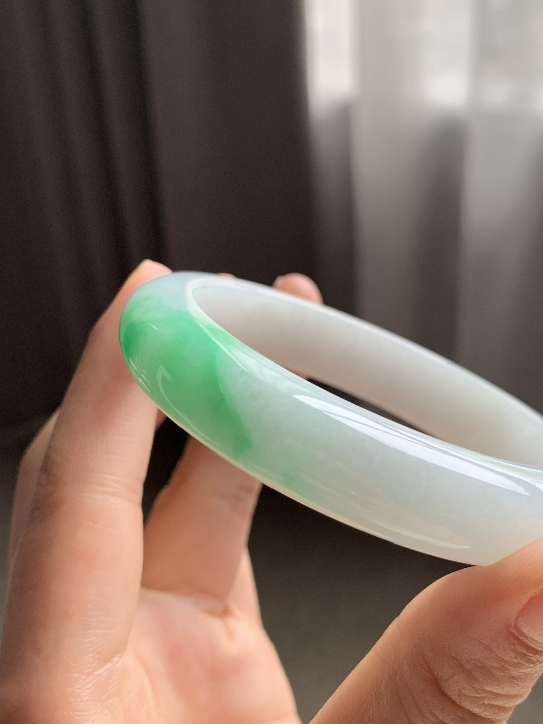 正圈55 56 圈口56.6/12.6/9 编码T1090603 飘绿，水润，种老，细腻，有棉线