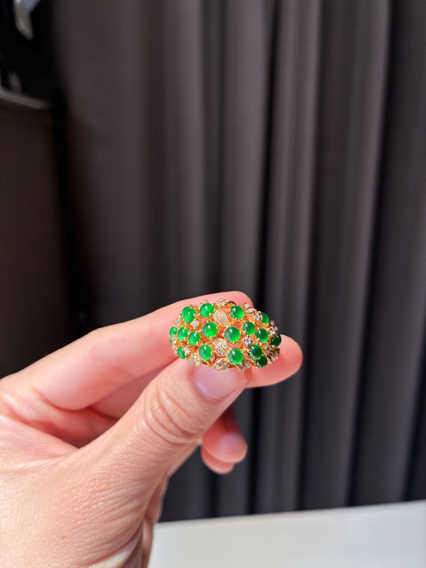 ️ 【18k金镶嵌冰绿戒指】 尺寸：13.0×23.7×5.5 裸石3.2×2.9 玉韵天成，静藏风雅