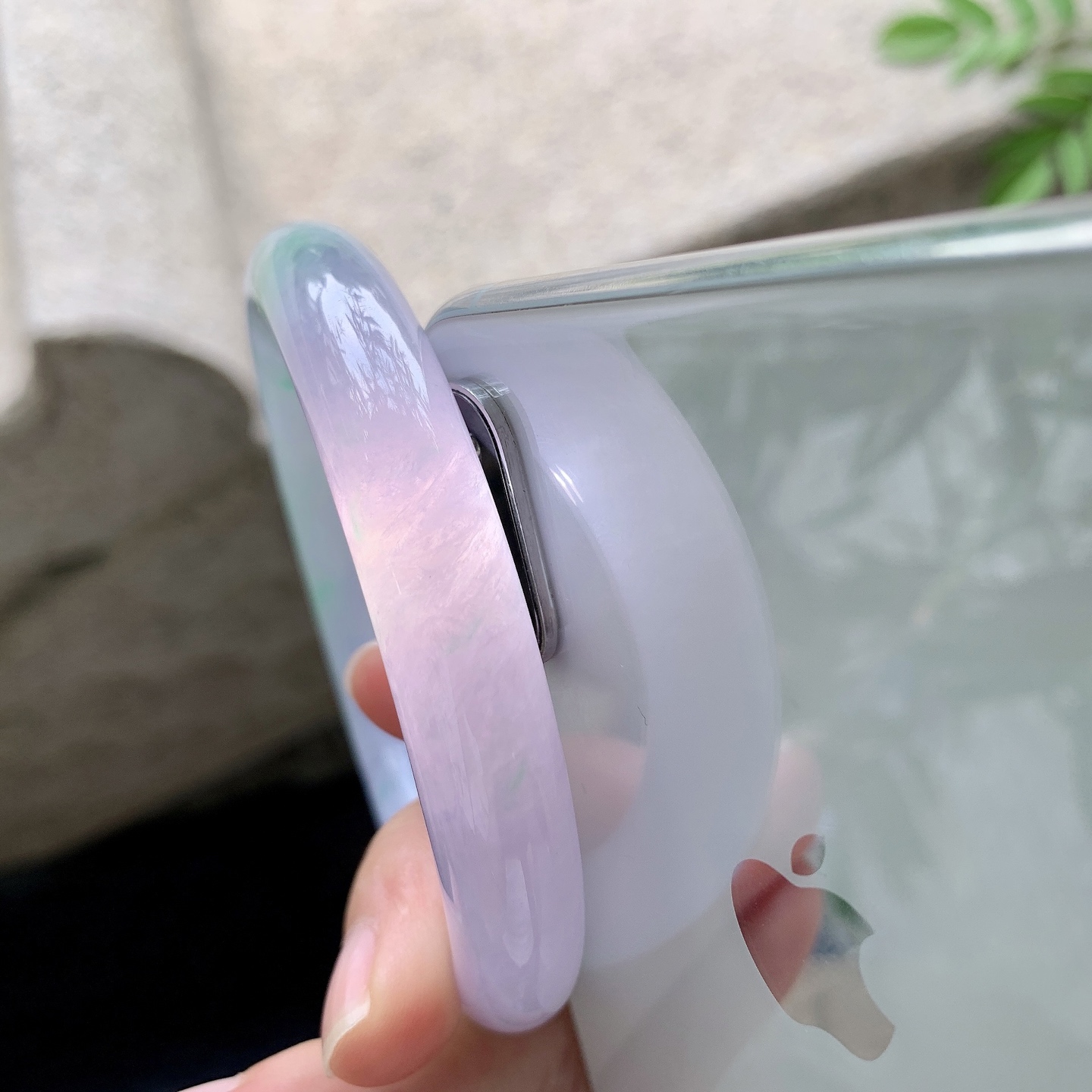 圆条57 58 圈口58/11/10.8 编码H6091941 春彩，水润，种老，细腻，打灯有晶体