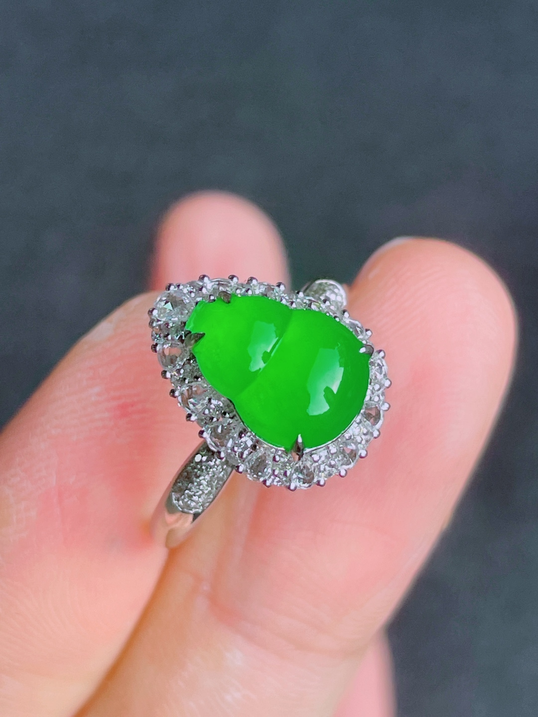 ️冰种绿葫芦戒指 晶莹剔透，新颖时尚，无裂，0.5-8-3