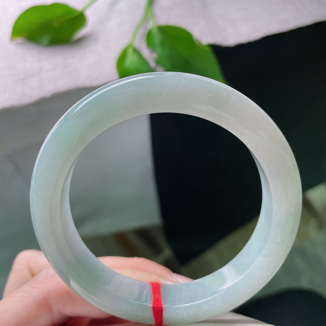 56.5/11.7/9.4，淡绿底正圈，清秀雅致，水头好，种老，素雅不张扬，无裂，ss55573a