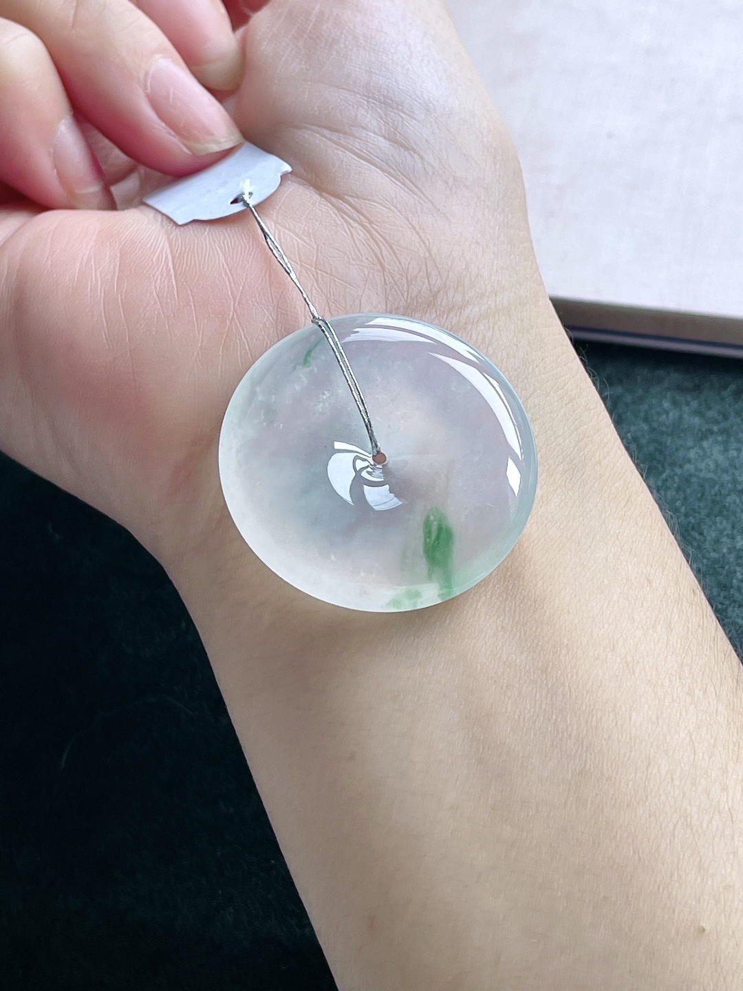 【裸石】冰种飘花平安扣吊坠 【说明】缅甸 无裂 性比高 厚装 【尺寸】34.5-6 【重量】14.