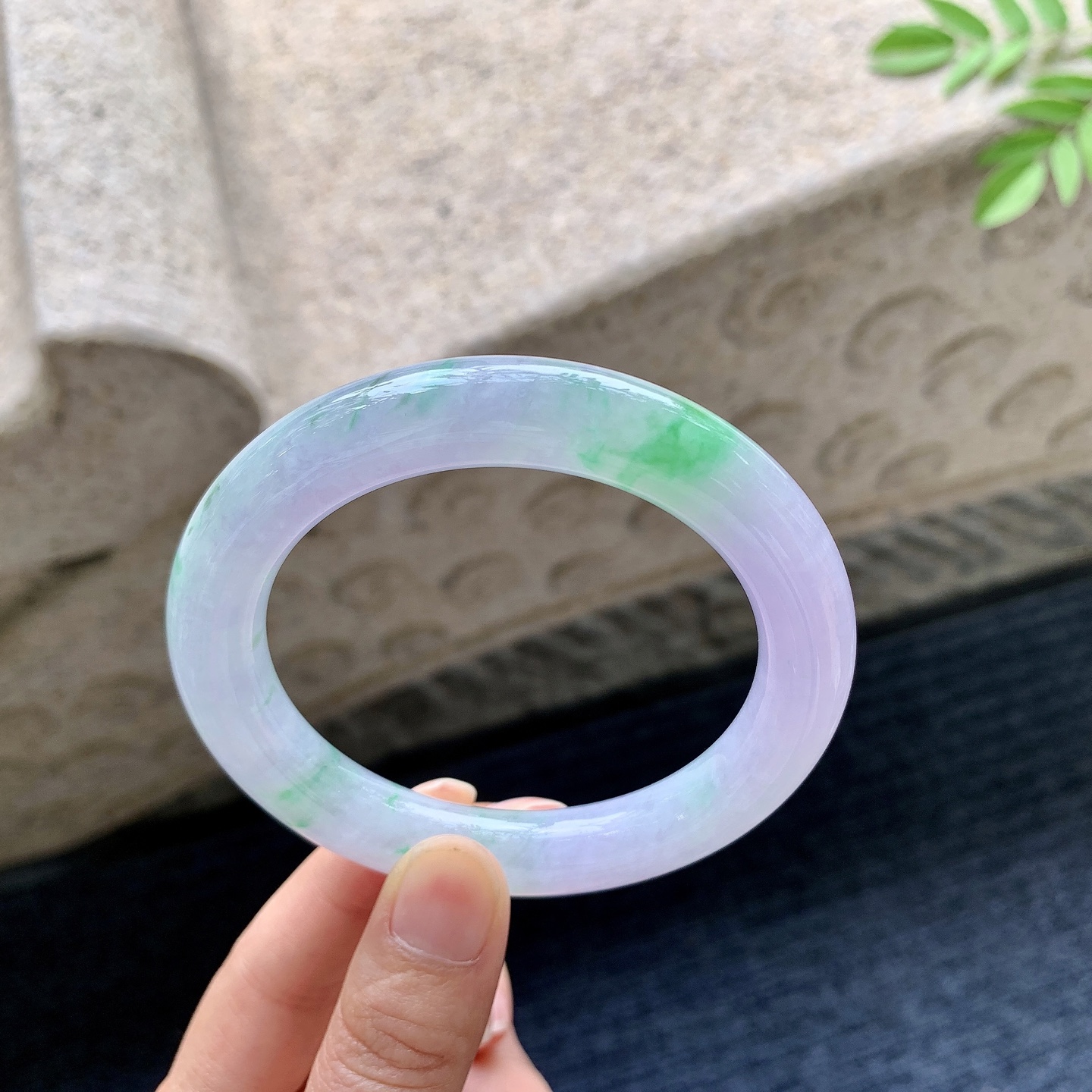 圆条57 58 圈口58/11/10.8 编码H6091941 春彩，水润，种老，细腻，打灯有晶体