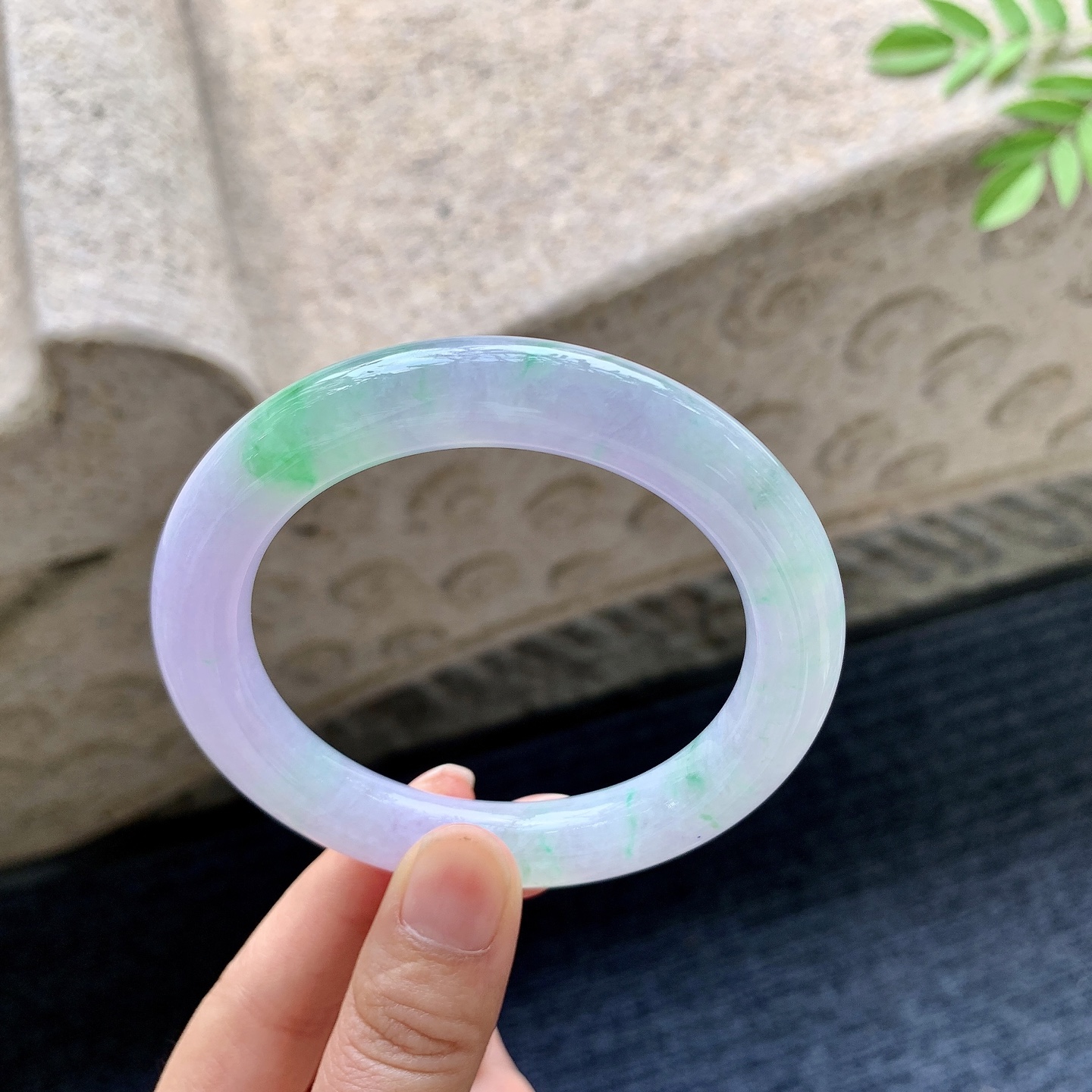 圆条57 58 圈口58/11/10.8 编码H6091941 春彩，水润，种老，细腻，打灯有晶体