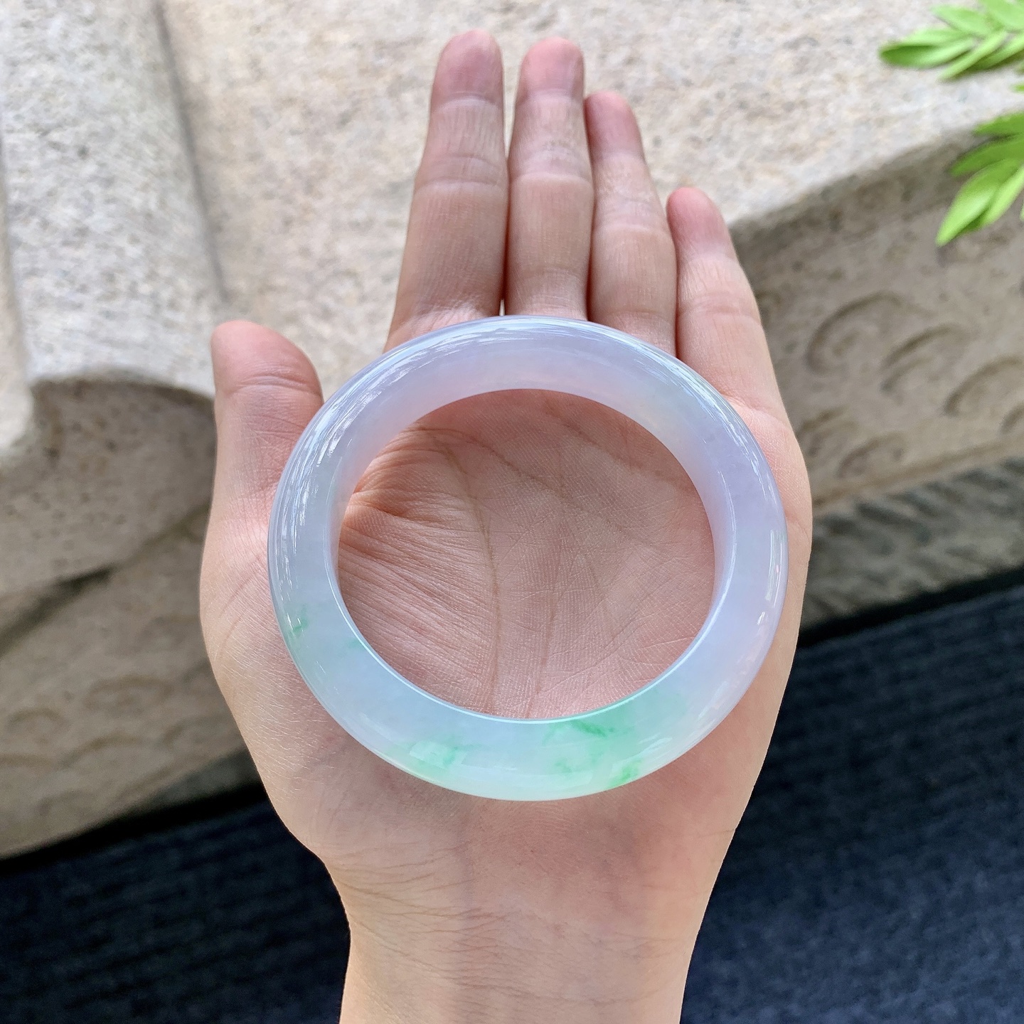正圈51 52 圈口52.4/11.8/9 编码DZ090761 冰糯春彩，水润，种老，细腻，打灯有纹线