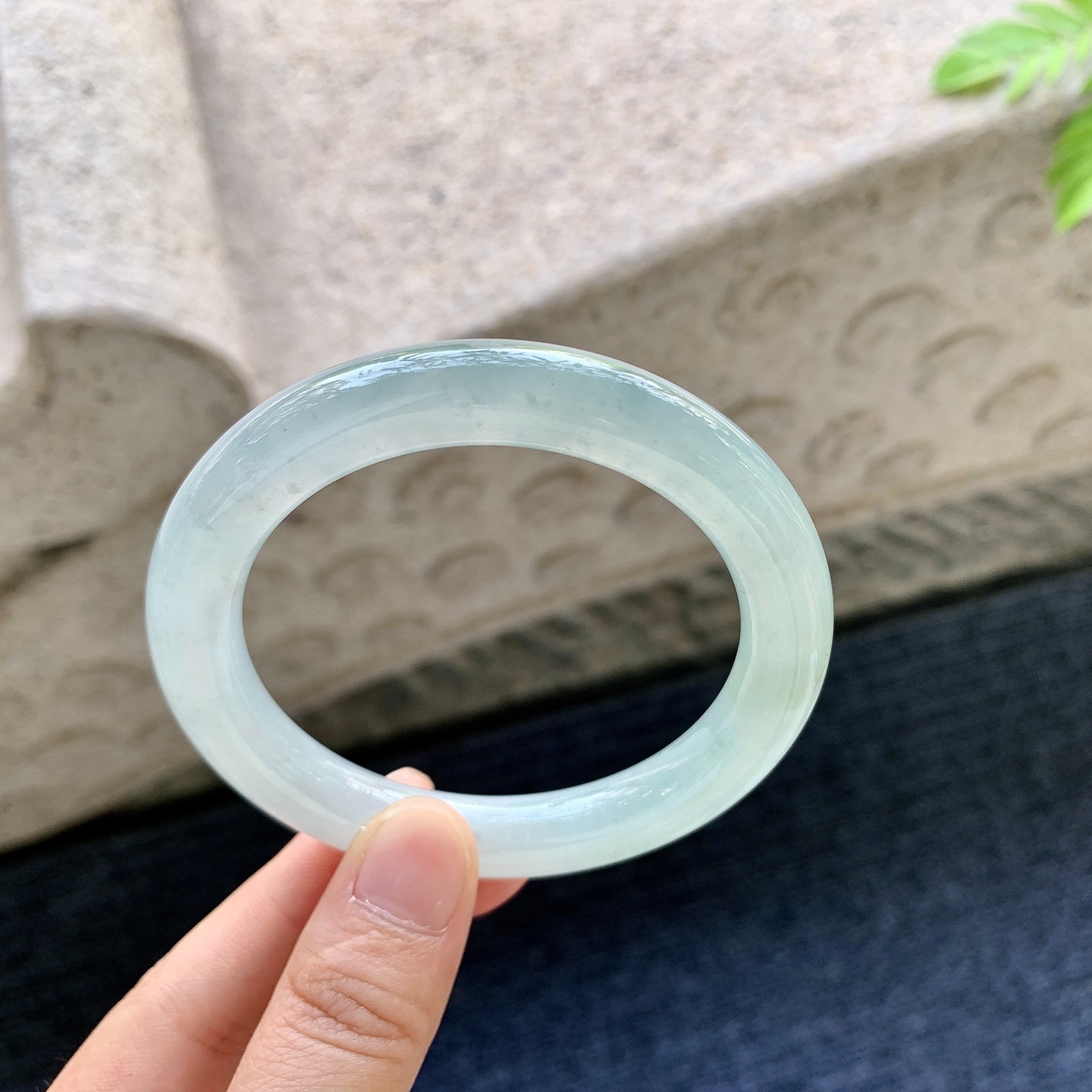 圆条54 55 圈口55.7/9.8/9.8 编码AD090642 糯冰晴底，水润，种老，细腻，无裂