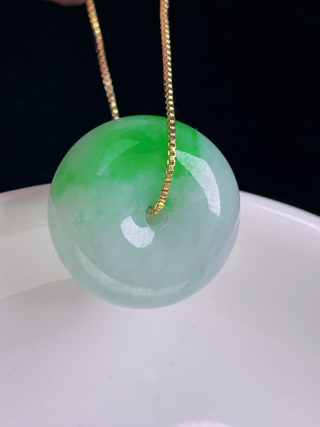 ️阳绿路路通，老种起光，细底通透，尺寸：21.8/12.8mm0920