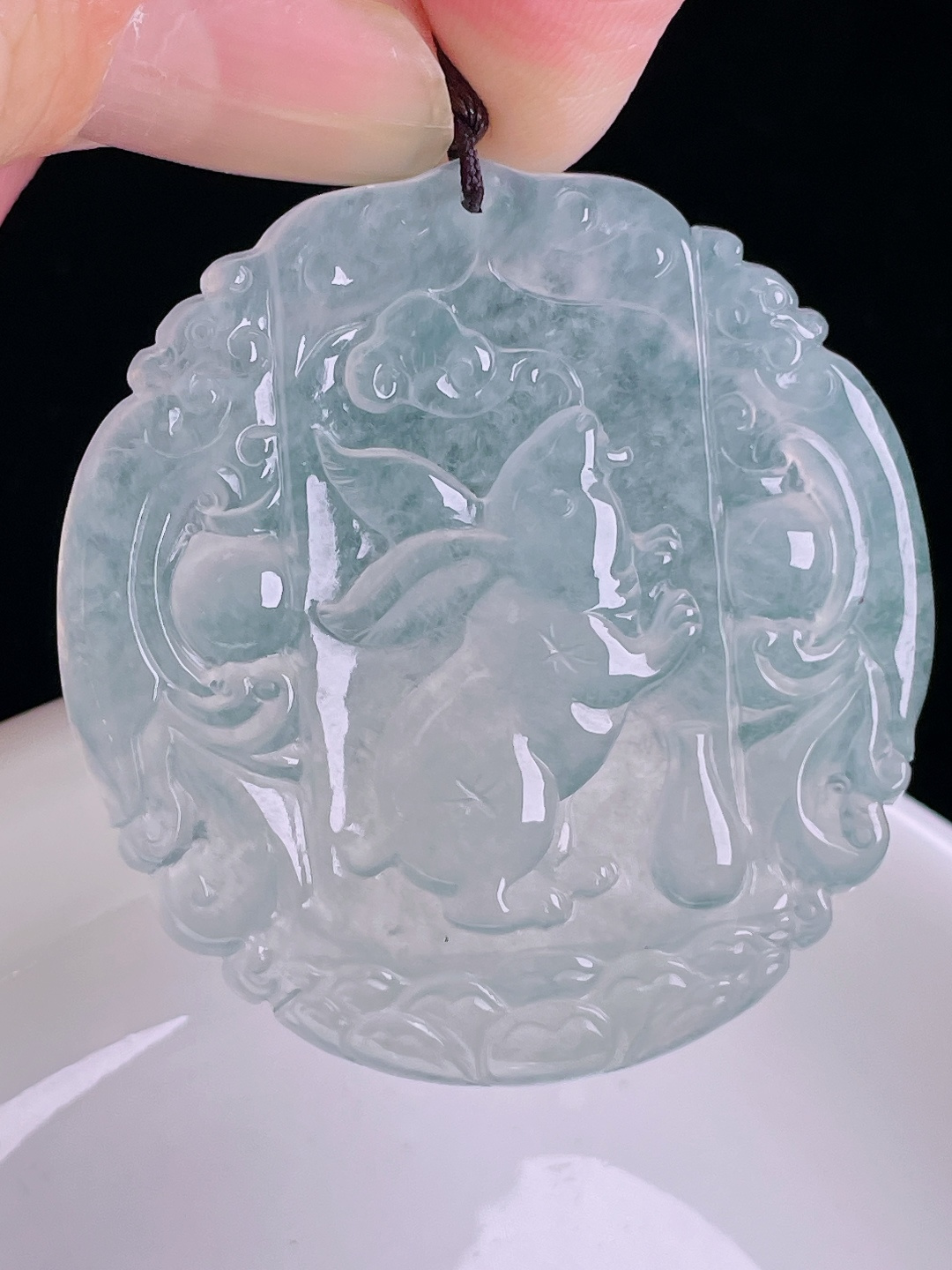 ️兔子生肖兔，老种起光，细底通透，尺寸：44.9/43.5/5.4mm0920