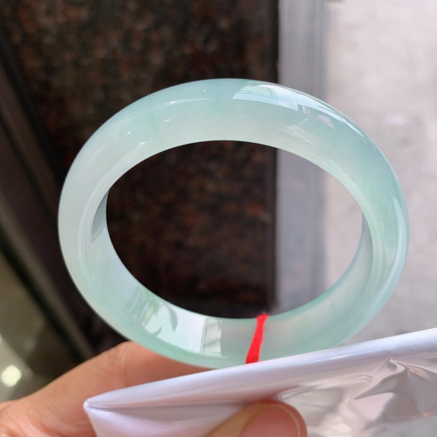 正圈冰飘绿 无裂 尺寸：57.8/13.8/8.2 种色俱佳