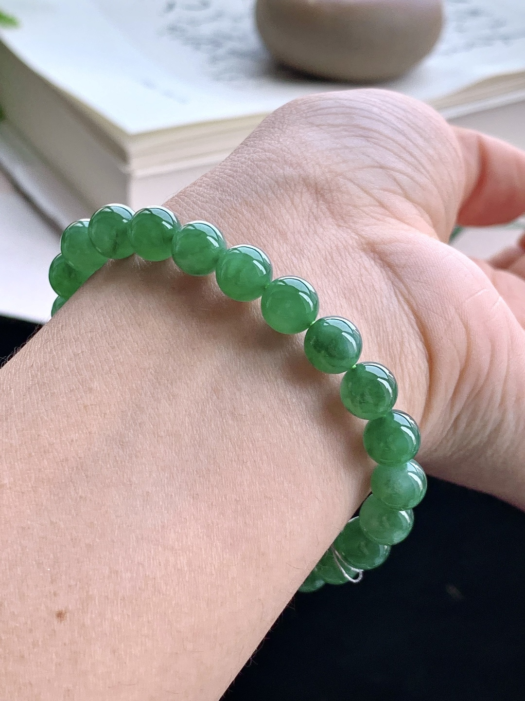 【珠子】️冰晴绿手串圆珠子手串 【说明】缅甸 性比高 【尺寸】7.7mm 【重量】20克