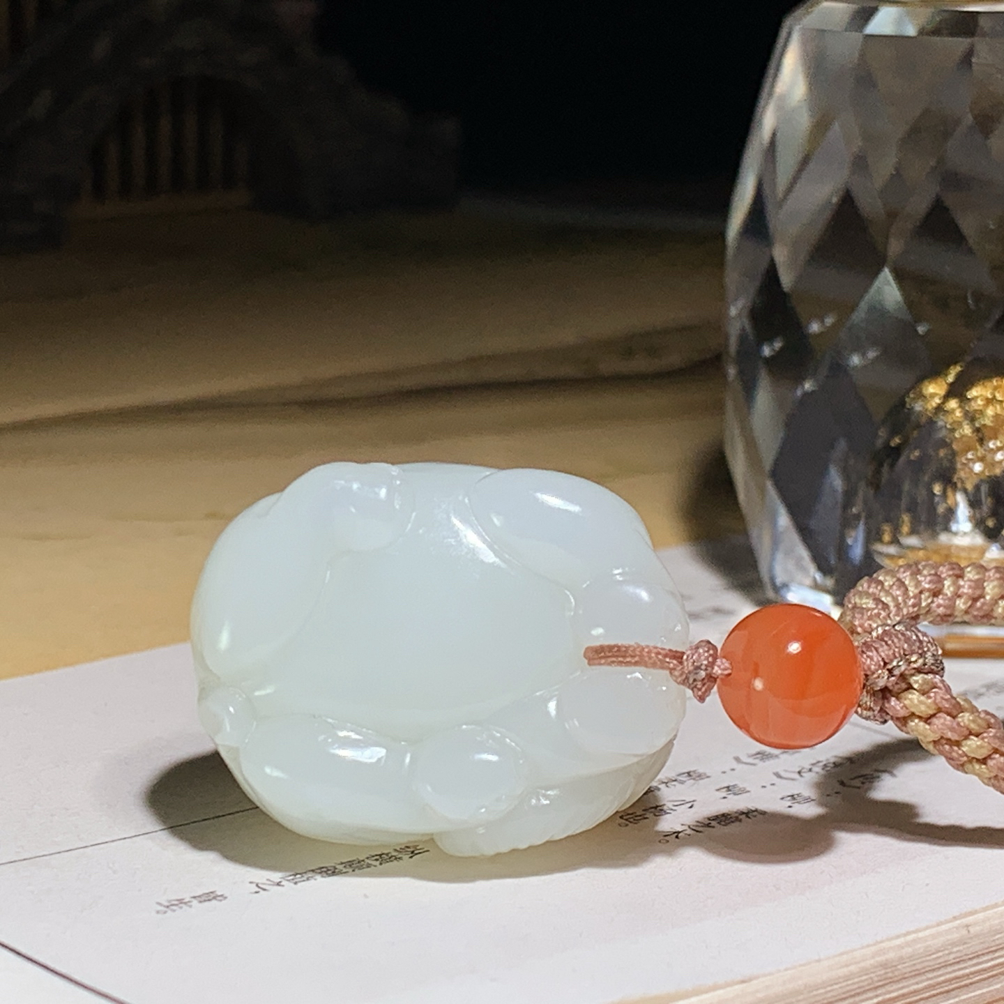￼ 新疆且末糖白封侯拜相大象挂件！尺寸30/24/19重29克。玉质细腻油润。手推出油。佩戴高端典雅。lt260920