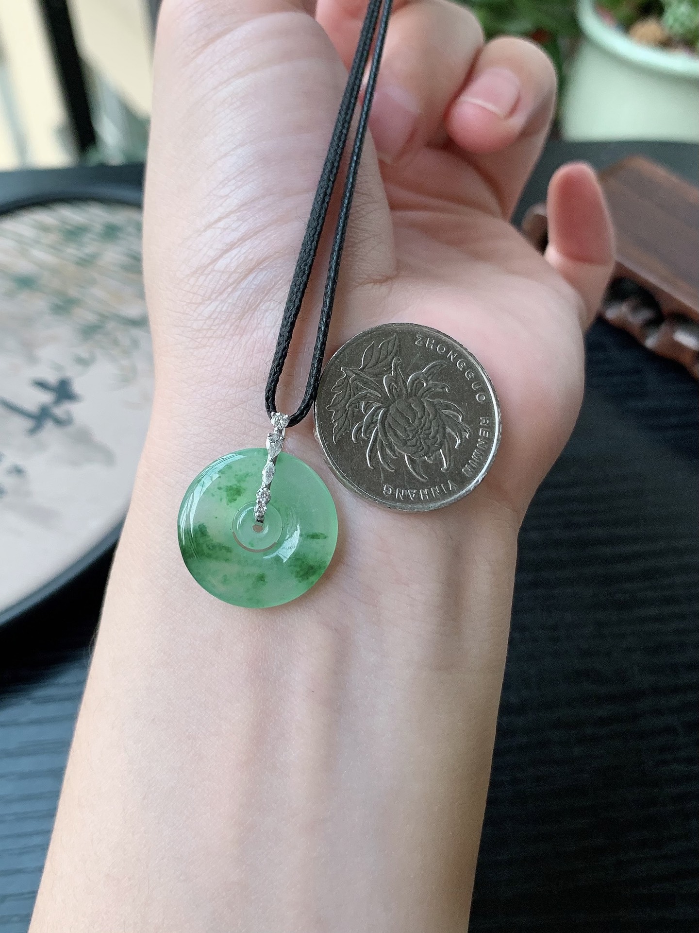 18k金镶嵌老坑冰种胶感飘绿花平安扣吊坠 裸石尺寸19.3-3mm
