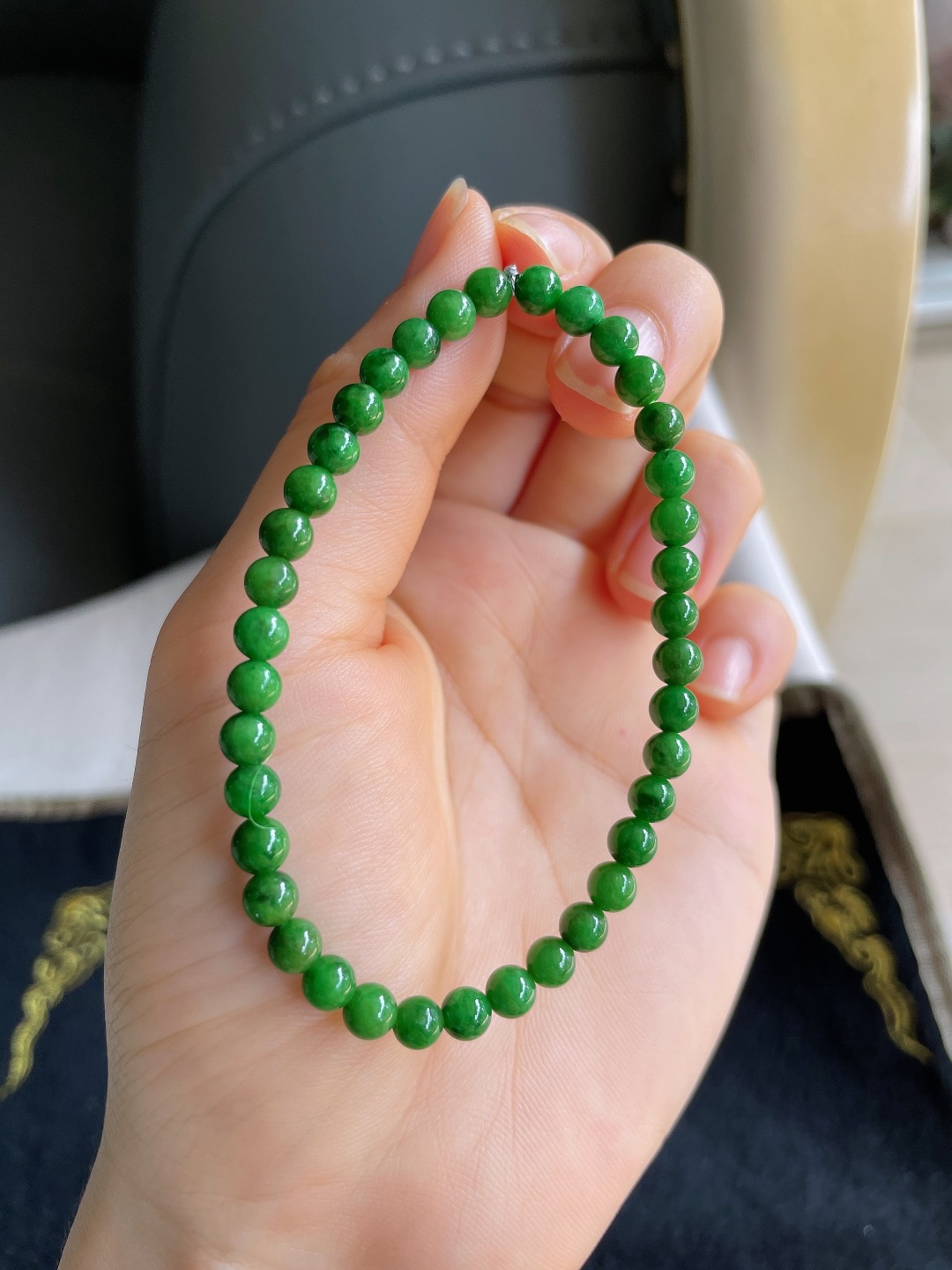 ️，缅甸天然翡翠A货，满绿辣绿手串，尺寸：4.7mm。【编4649】