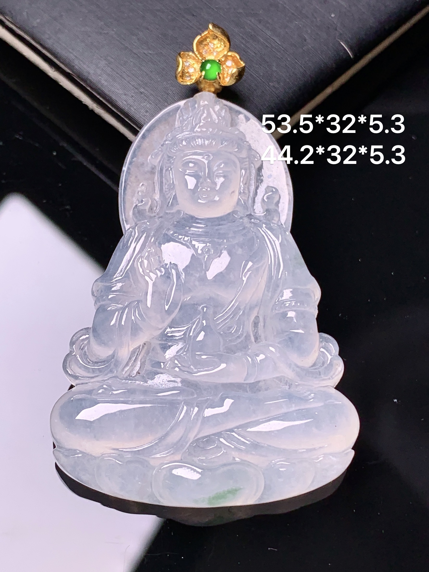 18k金镶嵌冰种度母观音吊坠 玉质细腻 色泽艳丽清新 水润亮眼 整体尺寸53.5*32*5.3 2x