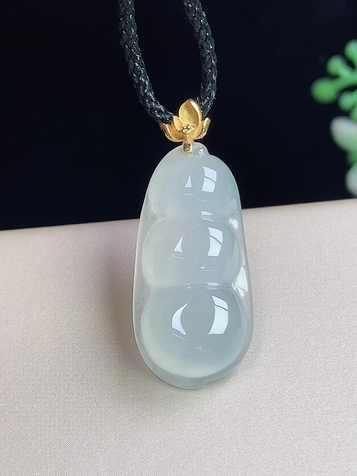 18k金镶冰种福豆，无裂，尺寸23.9-11.6-5.3mm，j20cdg
