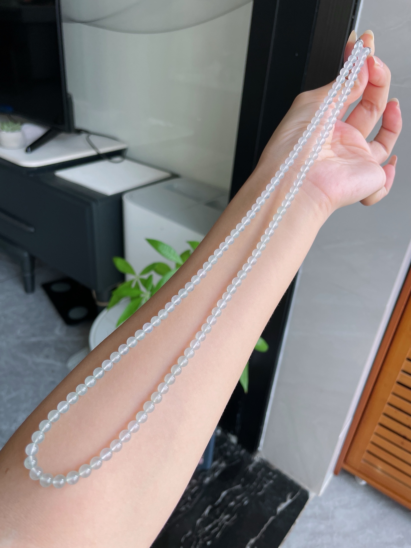 玻璃冰透亮飘花珠珠项链，卡5mm，118颗 S09