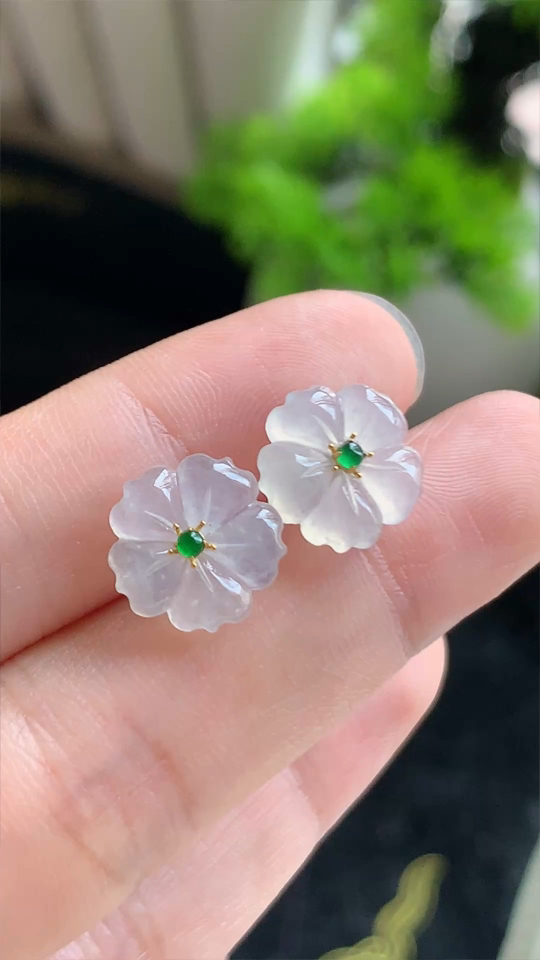 ️翡翠精品，花耳钉，冰种无裂，18k金 尺寸10.2-2.5 aa919