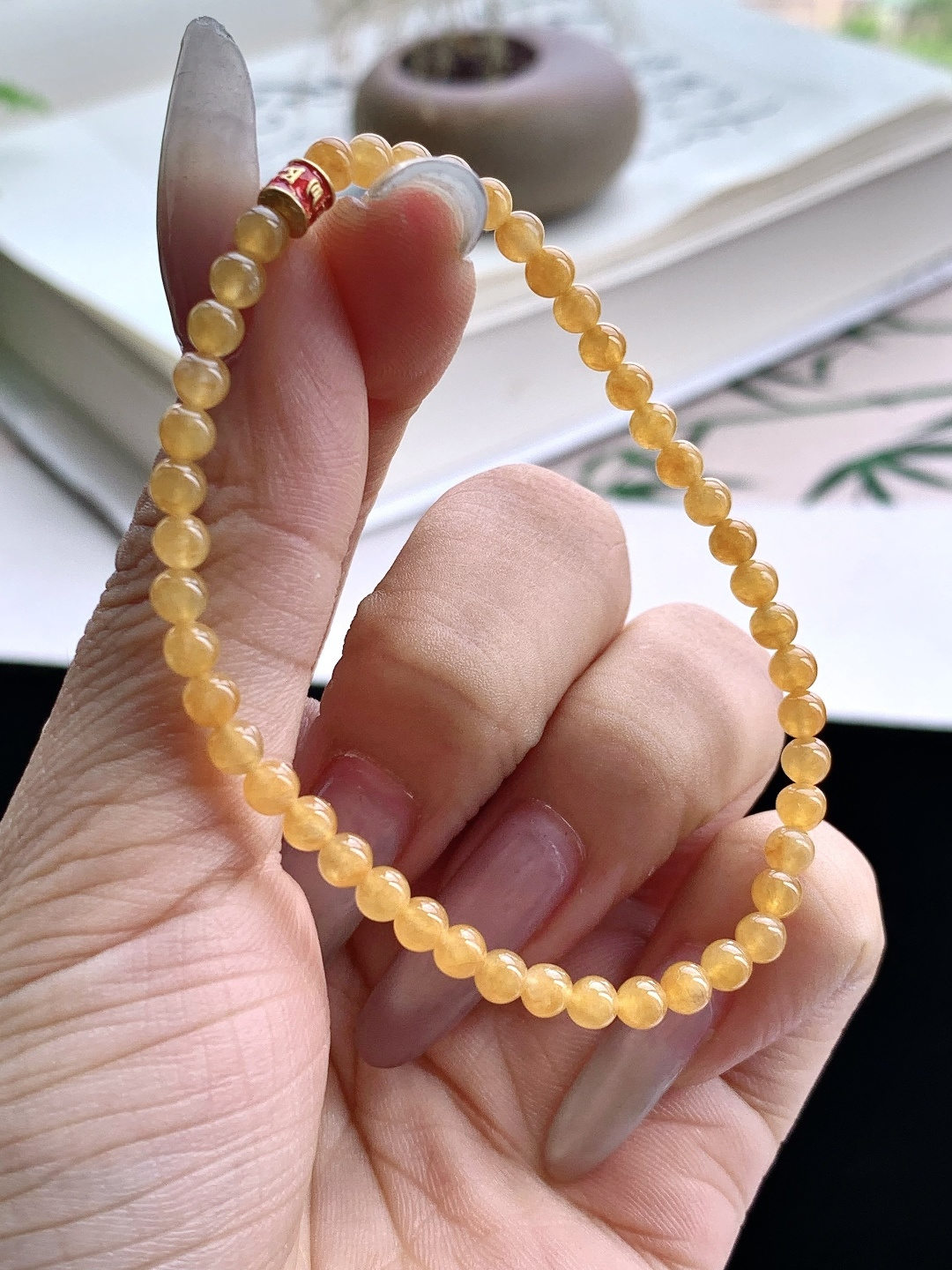 【珠子】️冰黄翡手串圆珠子手串 【说明】缅甸 性比高 【尺寸】3.8mm 【重量】5.1克