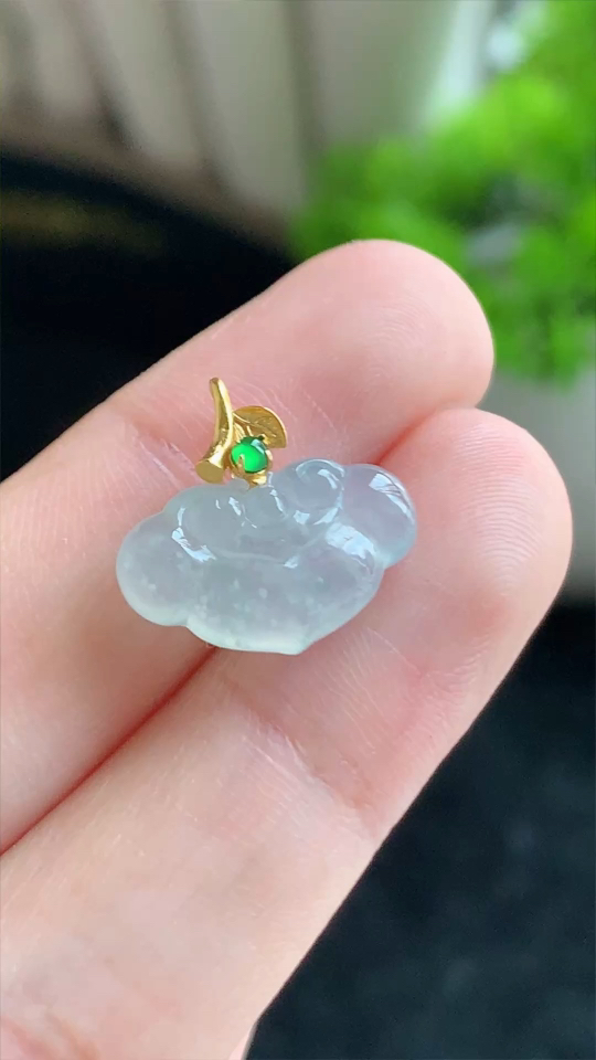 ️翡翠精品。如意头，冰种无裂，18k金 尺寸11.5-16.3-4.6 aa919