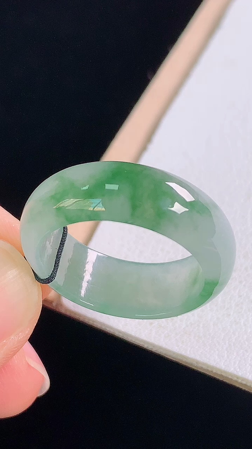 ️冰飘花指环，无裂，尺寸:圈口17/18.2-7.3-3.0mm 17