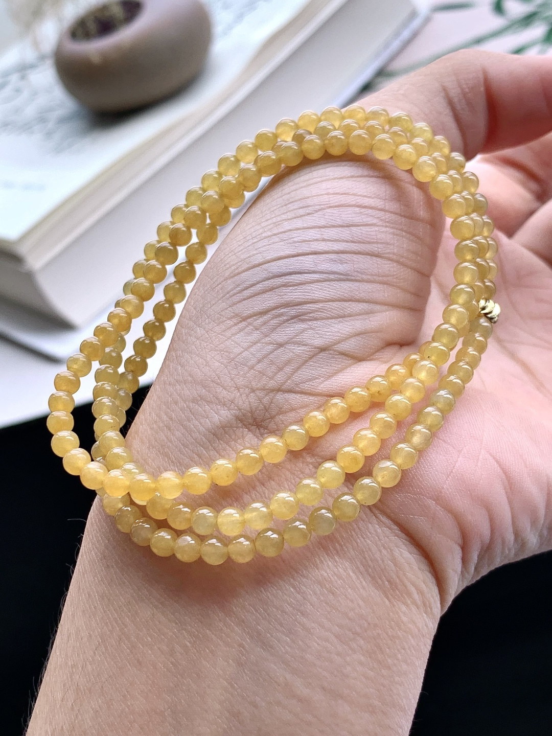 【珠子】️冰黄翡珠链圆珠子珠链 【说明】缅甸 性比高 【尺寸】3.7mm，30cm 【重量】15.5克
