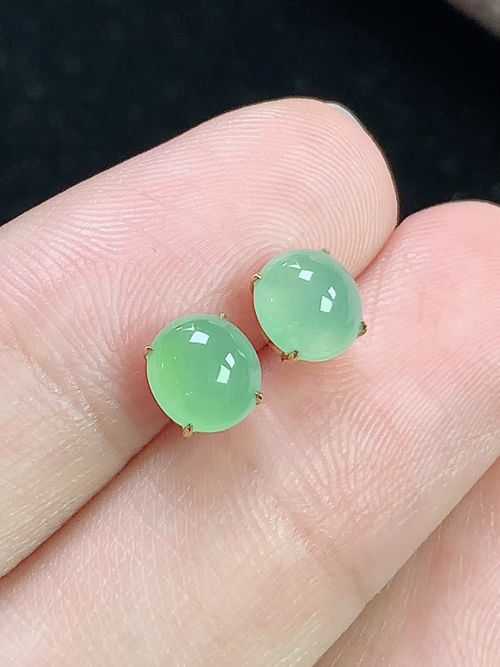 18k金镶冰晴蛋面耳钉，无裂，裸石尺寸6.2-5.7-3.0mm，j20sag