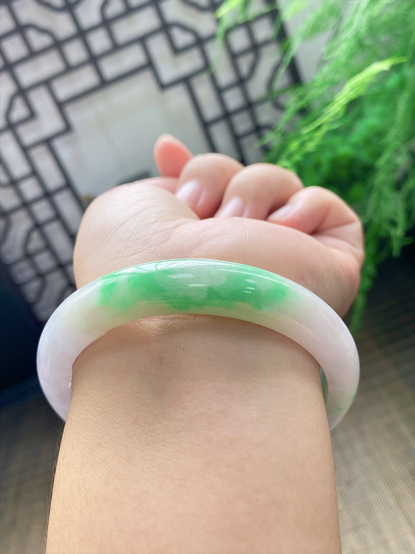 白底青手镯，尺寸58-8-12，编号XJF8-163733