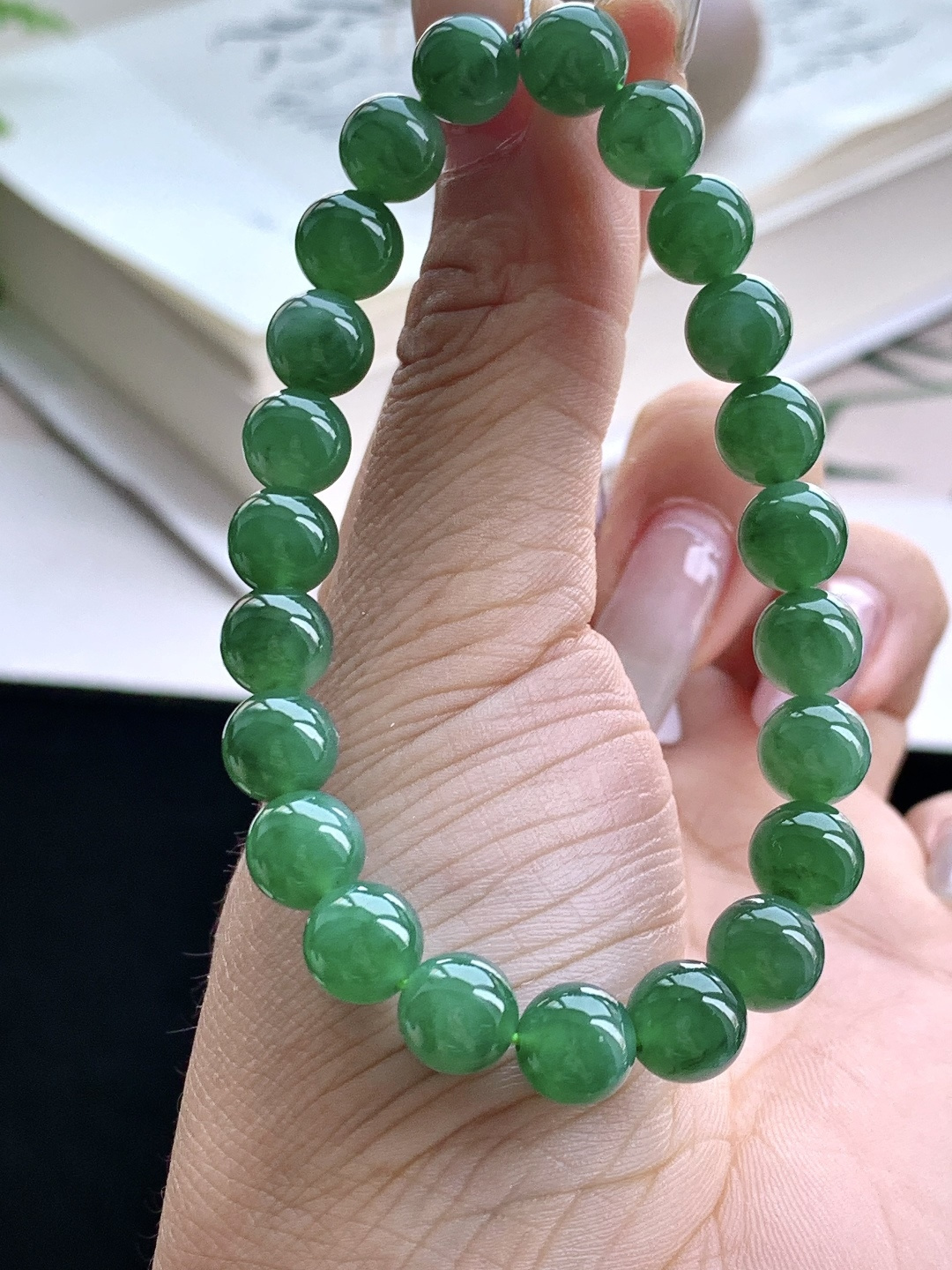 【珠子】️冰晴绿手串圆珠子手串 【说明】缅甸 性比高 【尺寸】7.7mm 【重量】20克