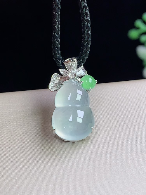 18k金镶冰种葫芦，无裂尺寸19.2-9.5-6.6，裸石13.5-9.2-4.0mm，j20lwh