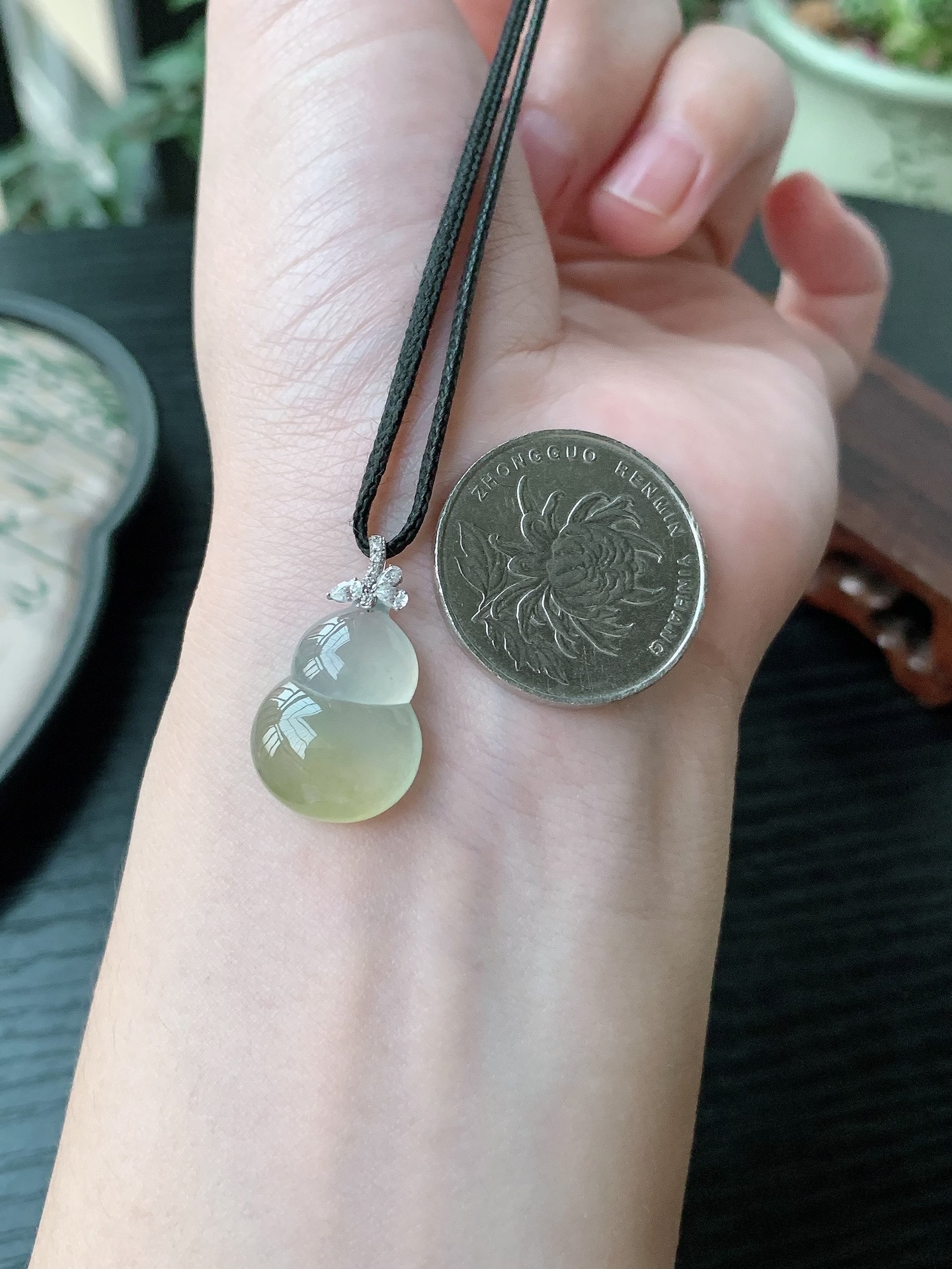 18k金镶嵌老坑冰种胶感冰飘黄葫芦吊坠 裸石尺寸:18.8-14.3-5.8mm