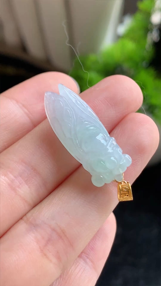 天然翡翠，一鸣惊人，飘绿18k金 尺寸30-12-8.2 aa919