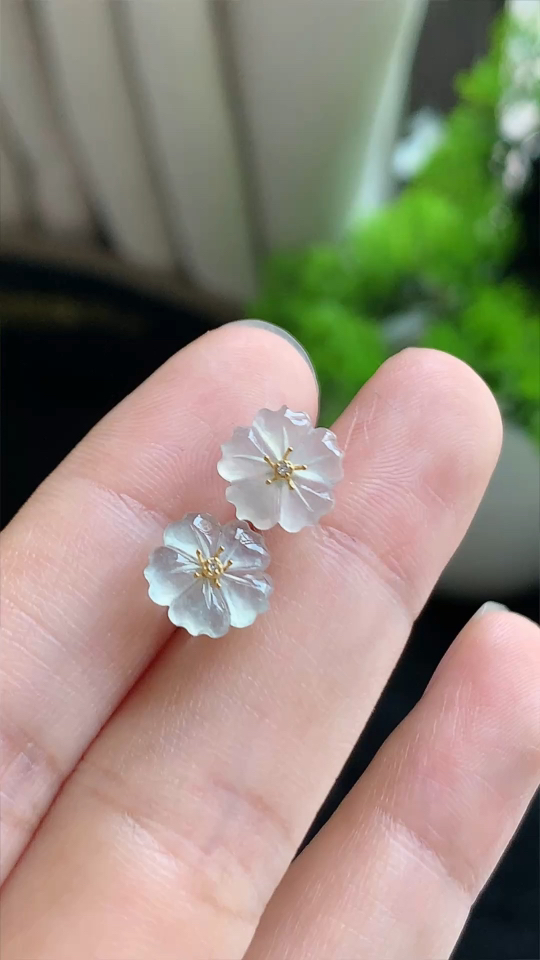 翡翠精品。花耳钉，冰种无裂，18k金 尺寸 9.5-2 aa919