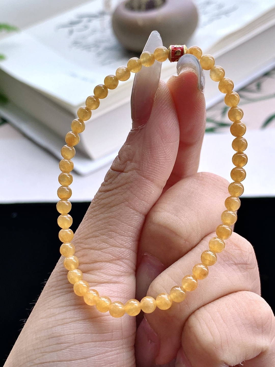 【珠子】️冰黄翡手串圆珠子手串 【说明】缅甸 性比高 【尺寸】3.8mm 【重量】5.1克