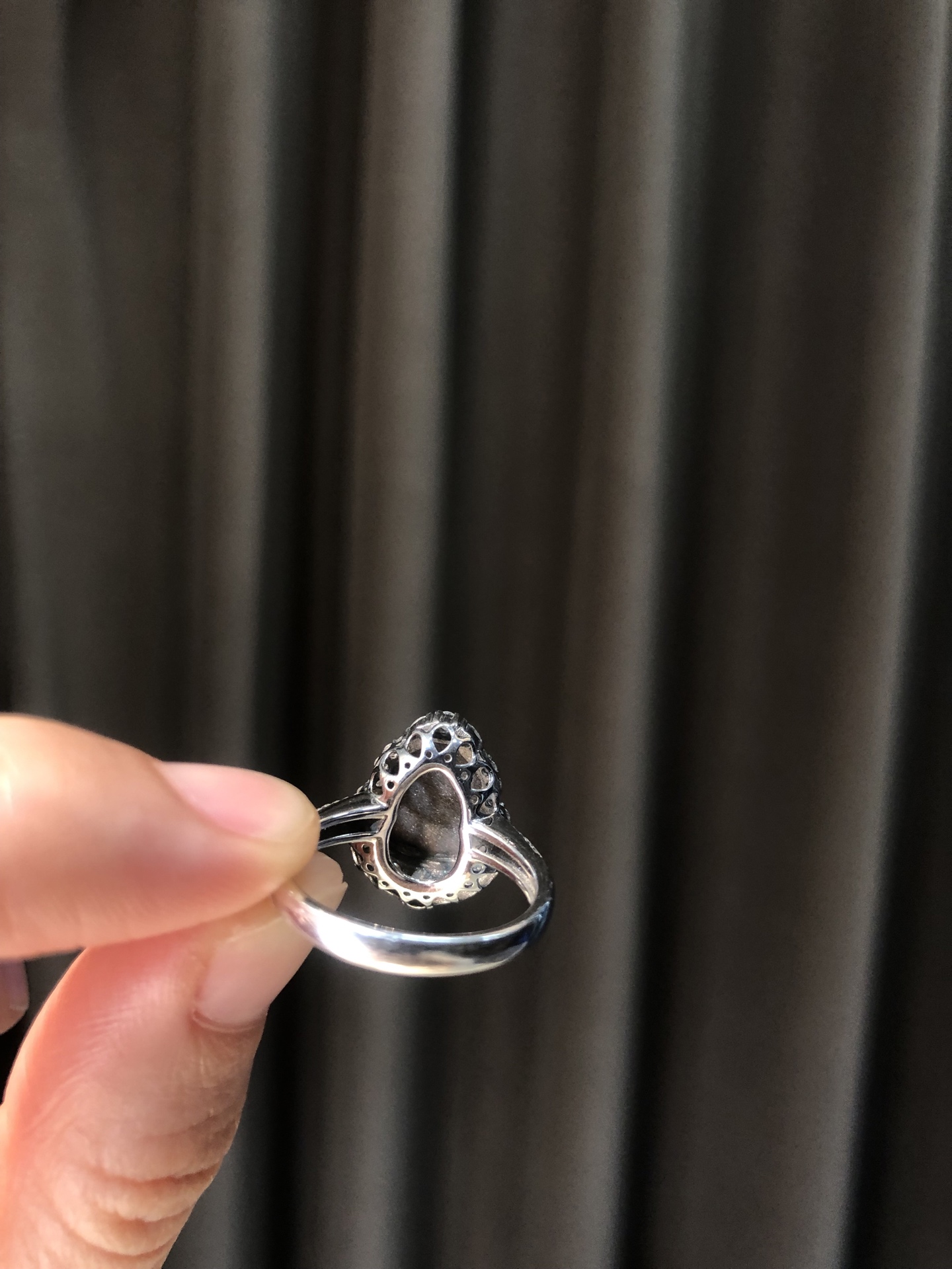 ️ 18k金镶嵌冰绿葫芦戒指 尺寸：15.8×12.8×9.2，裸石11.1×10.1 温润凝光，雅韵天成