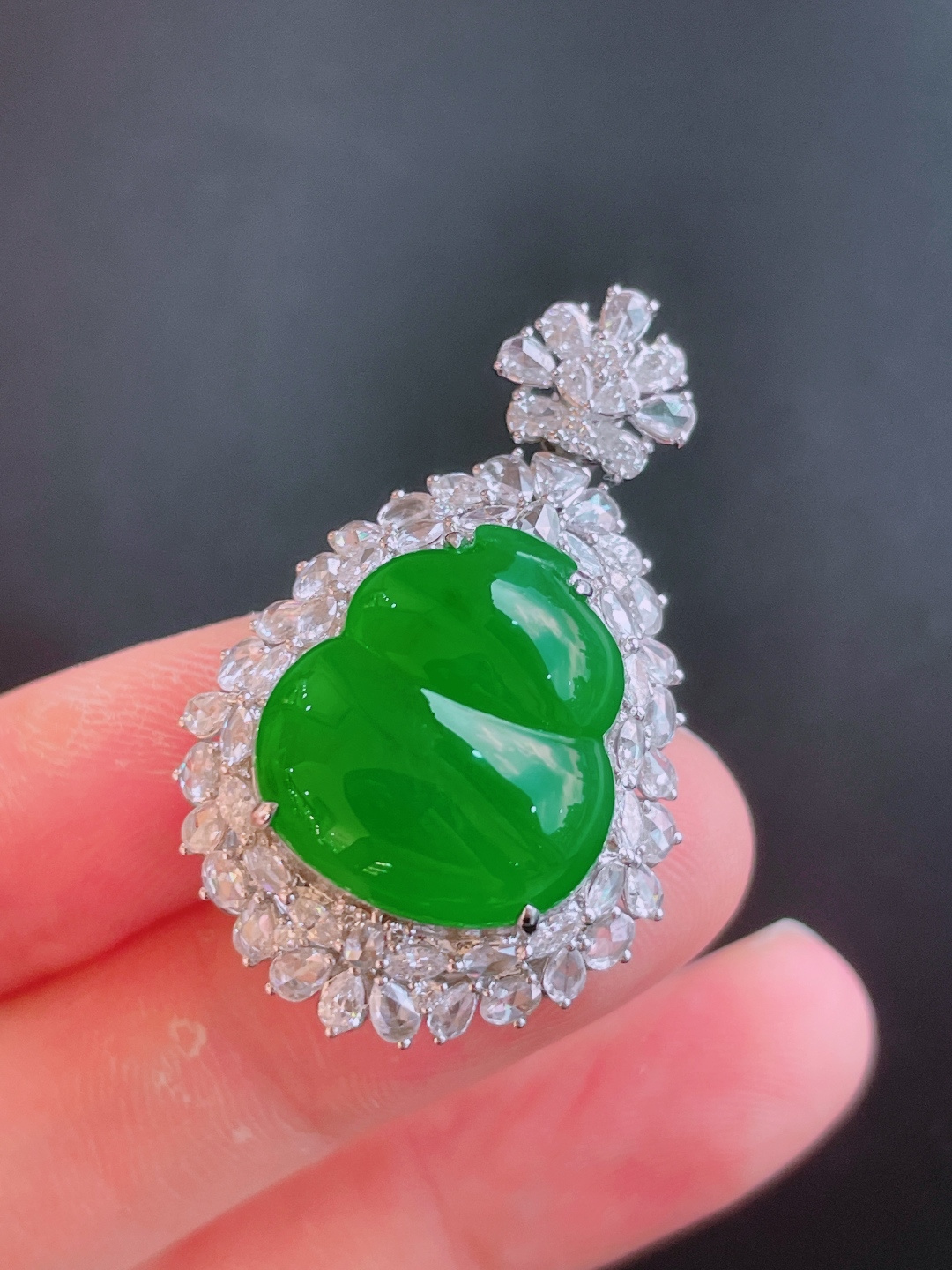 ️高冰绿葫芦吊坠，晶莹剔透，新颖时尚，无裂，18-16.2-6
