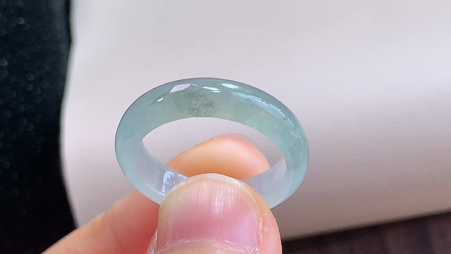 ️ 戒圈， 无裂，尺寸18.6-5.3-2.8mm，圈口19，包A附证书10113