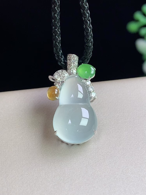 18k金镶冰种葫芦，无裂尺寸18.6-10.2-5.8，裸石14-9.0-3.0mm，j20lwh6