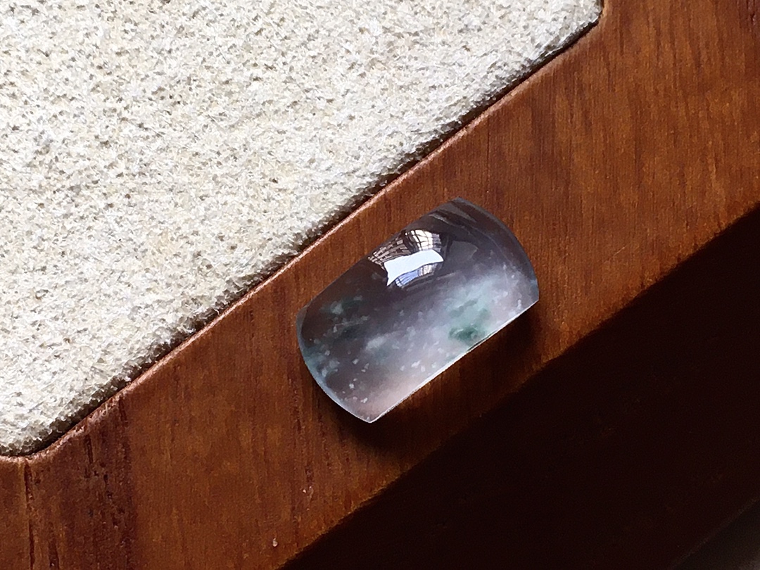 ️ 玻璃种飘花木那马鞍 种水，飘花色泽漂亮，无裂尺寸12*6.4*3.8