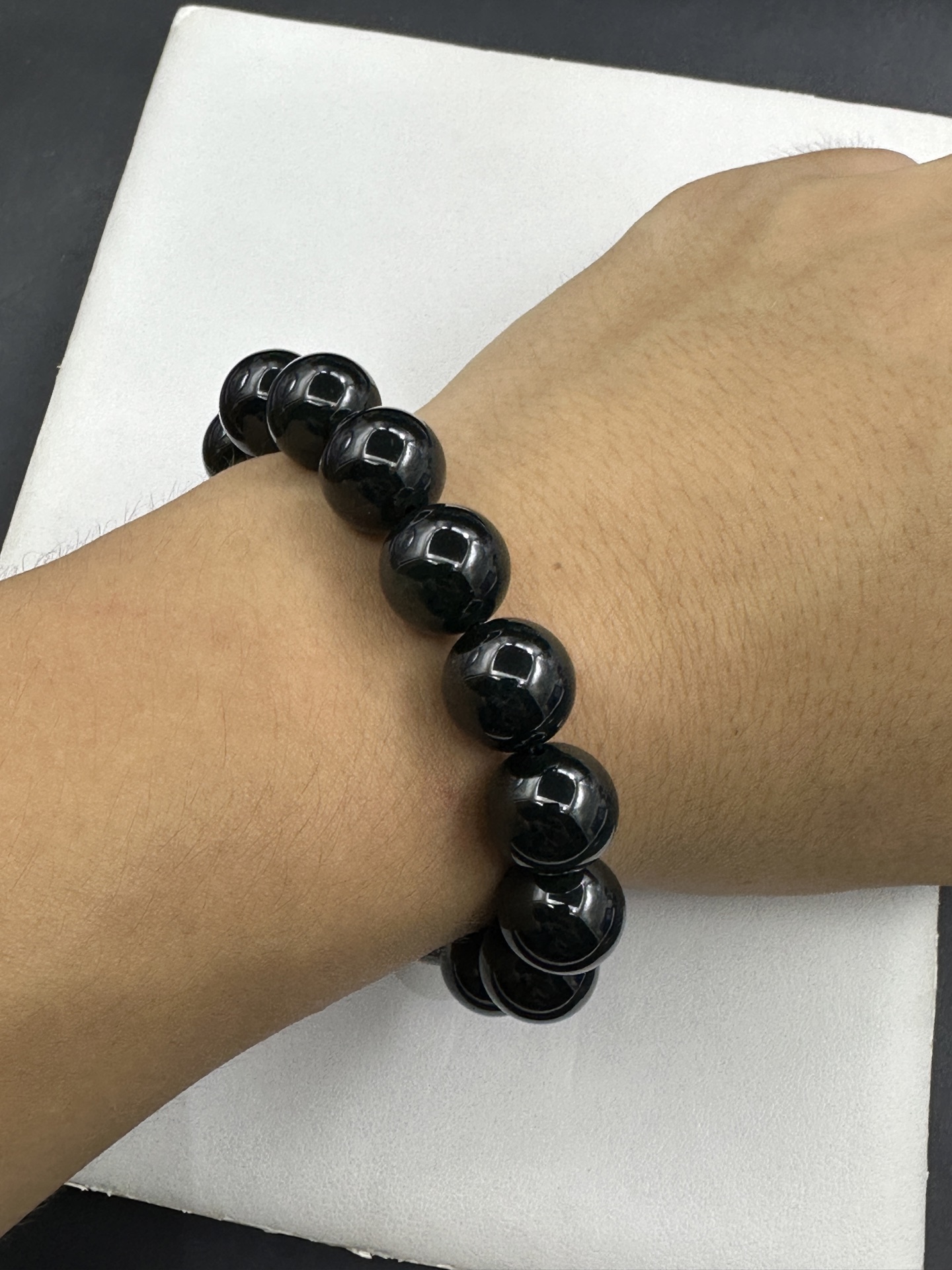 ️【墨翠手串13mm】老坑冰种 黑度极黑 灯照全透 呈帝王绿 种老起光 底极细腻 圆润饱满